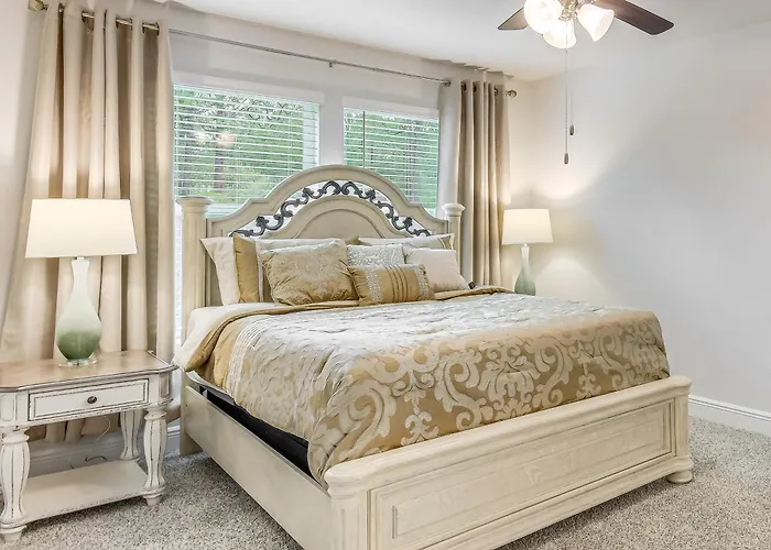 8 Mi To Dtwn Pensacola: Modern Escape W/ Patio! *