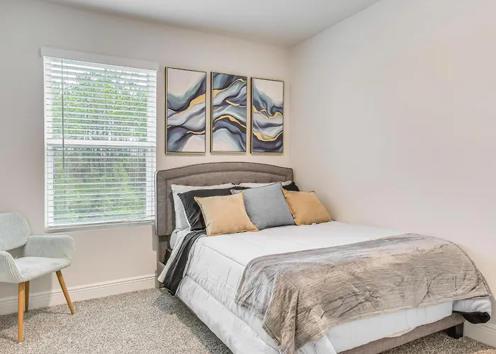 8 Mi To Dtwn Pensacola: Modern Escape W/ Patio! Holiday home Pensacola