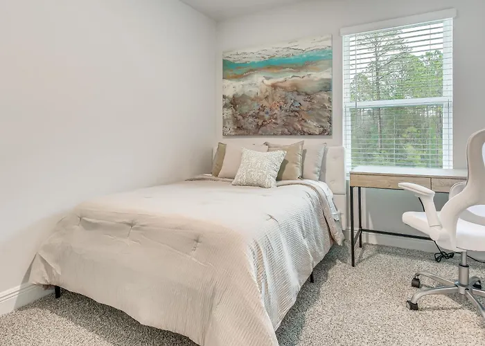 8 Mi To Dtwn Pensacola: Modern Escape W/ Patio! *