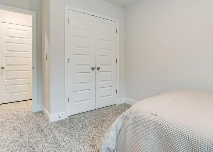 8 Mi To Dtwn Pensacola: Modern Escape W/ Patio! Pensacola
